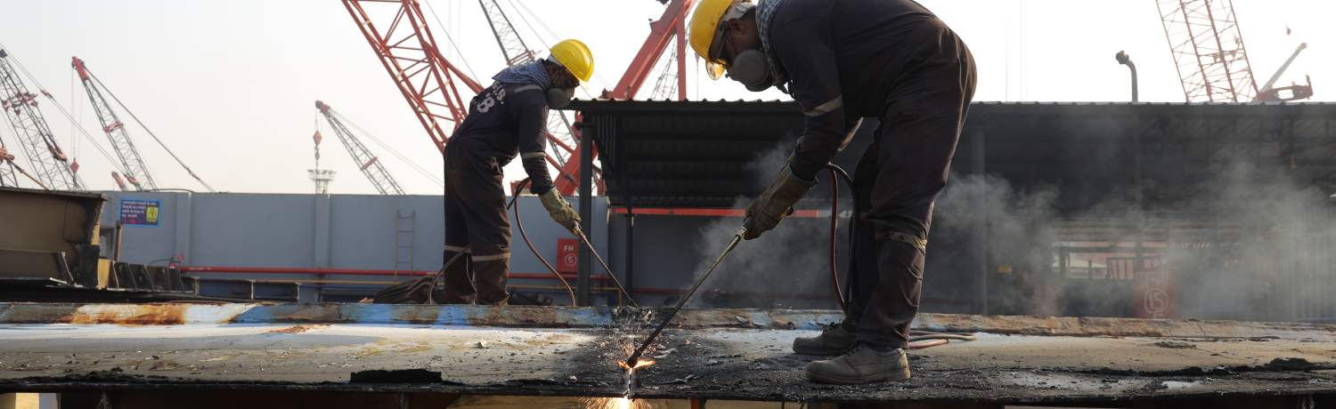 HAZARDOUS-WASTE-MANAGEMENT-ship-breakers